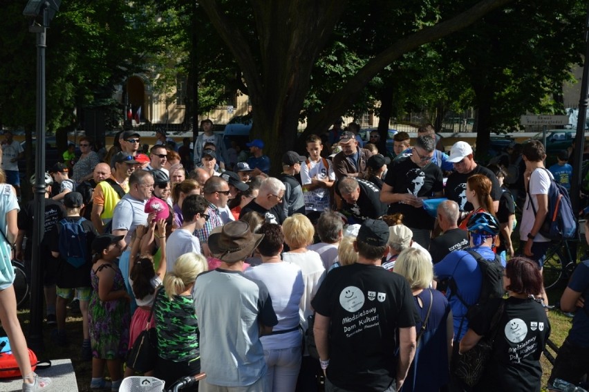 Ponad 300 uczestników V Rodzinnego Rajdu Rowerowego im....