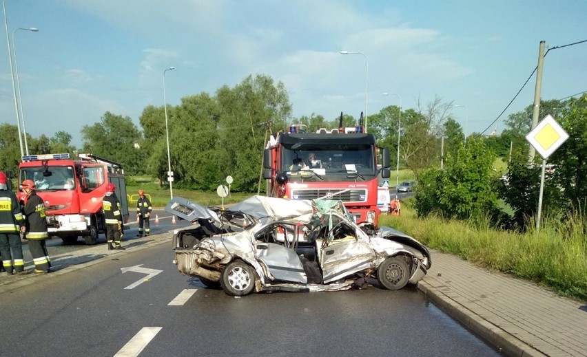 Wypadek w Szpęgawie. Po rannego przyleciał śmigłowiec LPR [ZDJĘCIA]