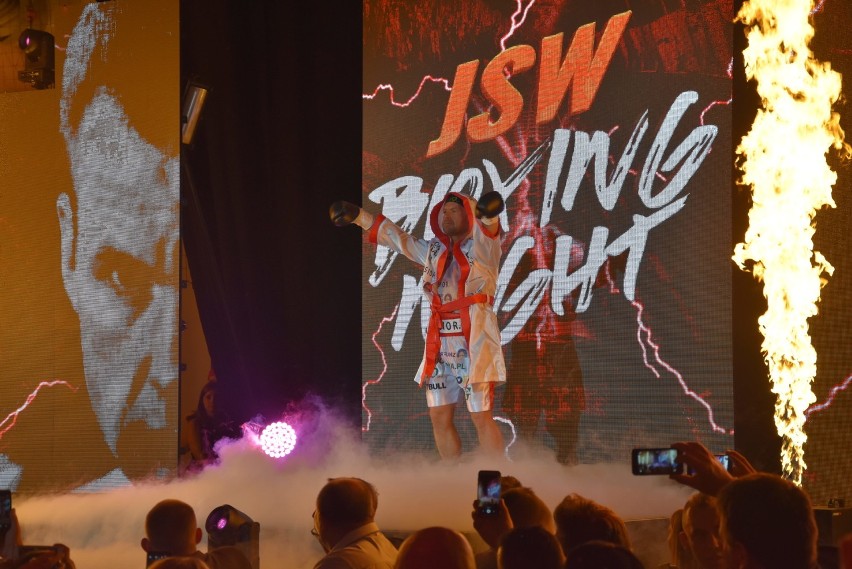 JSW Boxing Night: Potężne grzmoty Damiana Jonaka w walce z...