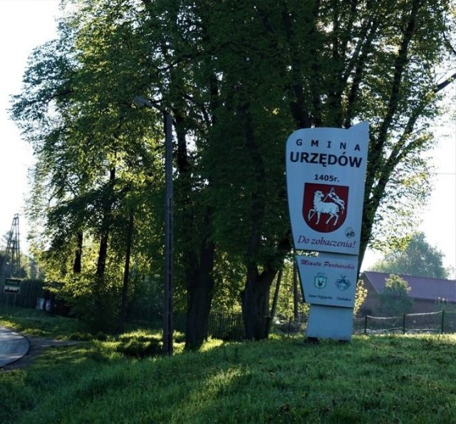 Historyczne Grodzisko w Leszczynie położone jest w gminie Urzędów