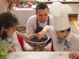 Częstochowa: Szymon Szlendak, kucharz Karola Okrasy odwiedził niepełnosprawne dzieci [ZDJĘCIA]