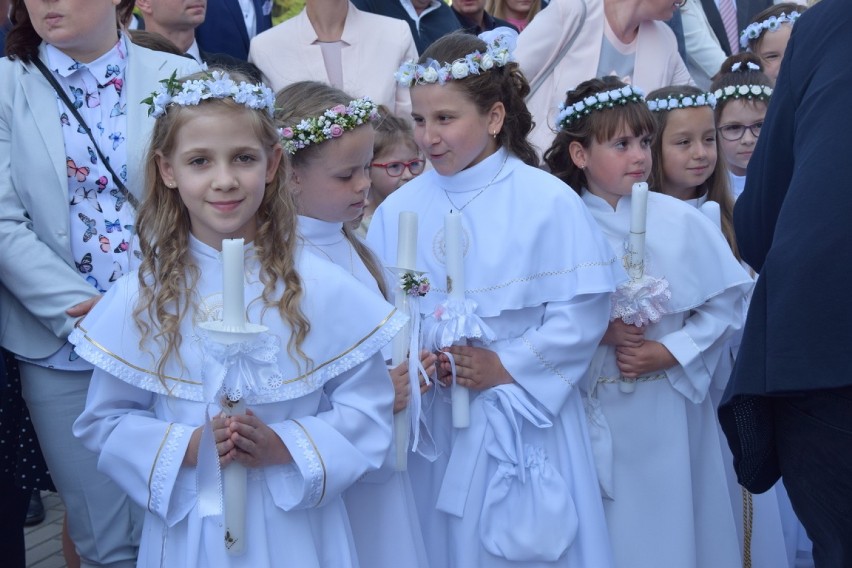 Pierwszą Komunię Świętą przyjęły dziś dzieci z parafii pw. bł. Michała Kozala w Wągrowcu [FOT.]