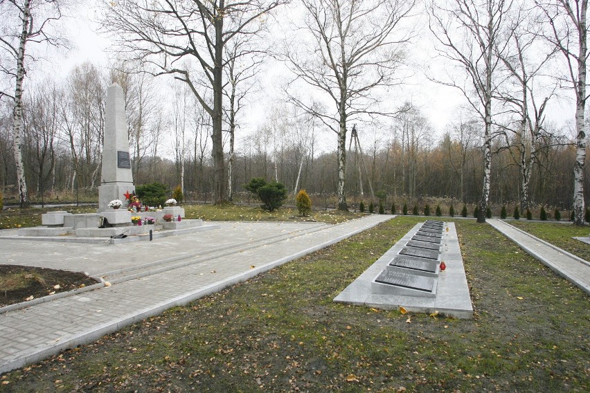 Na cmentarzu wojennym w wałbrzyskiej dzielnicy Gaj zostało...
