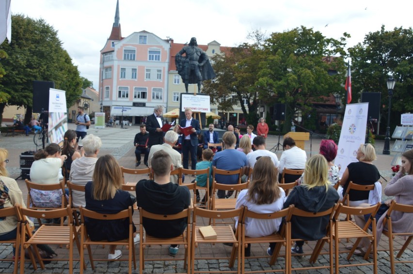 Narodowe Czytanie 2018 w Wejherowie. Usłyszeliśmy "Przedwiośnie" Stefana  Żeromskiego