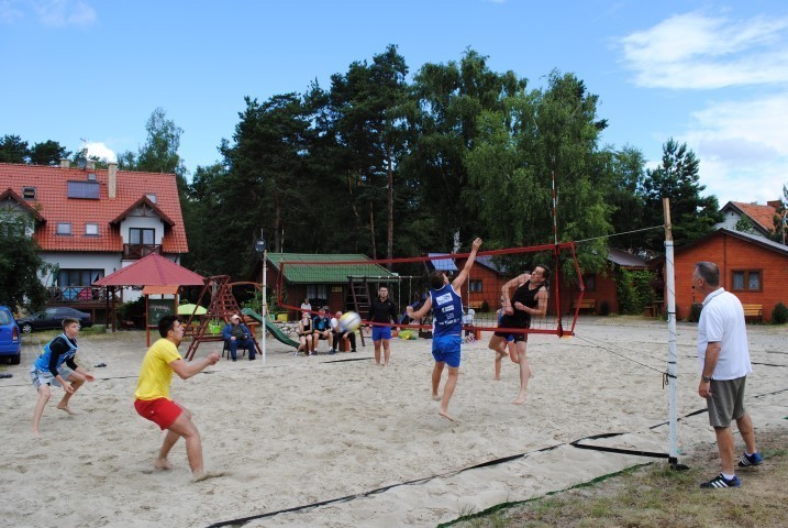W Kątach Rybackich rozegrano XVII Ogólnopolski Turniej Trójek Piłki Plażowej Mini Camp
