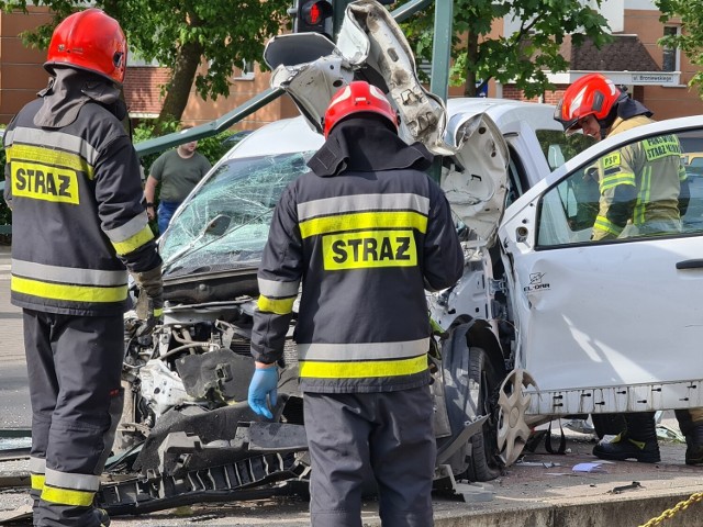 Do kolizji dwóch samochodów osobowych na ul. Broniewskiego doszło 17 maja po godzinie ósmej rano