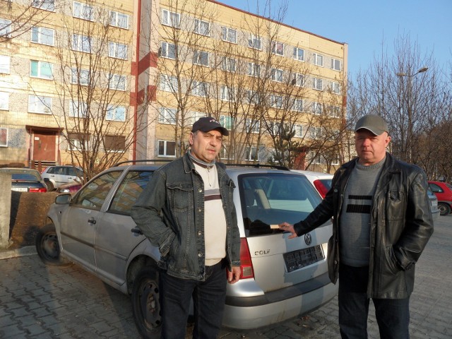 Stary golf powinien zniknąć - mówią Włodzimierz Ostrowski i Zbigniew Włodarski z al. Wojska Polskiego