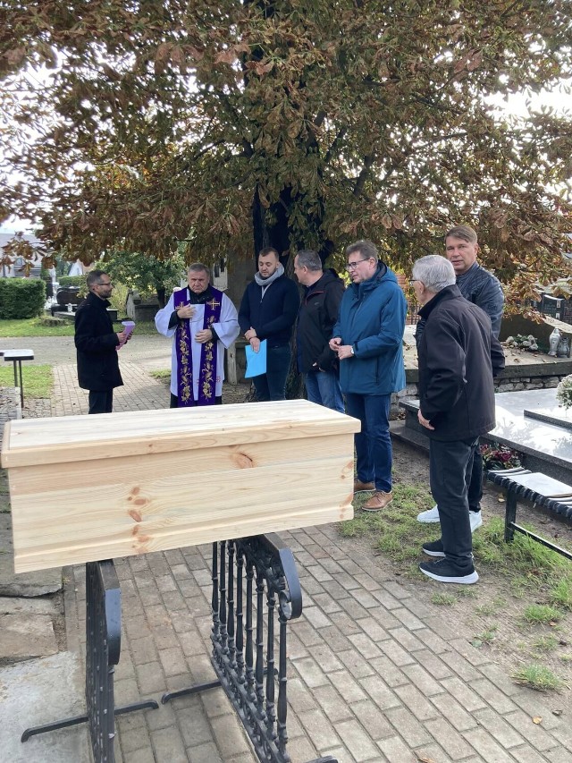 Pochówek szczątków rodziny Weinertów na Cmentarzu Parafialnym w Sieradzu