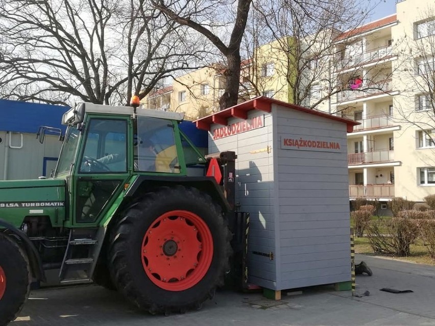 Wiata Jadłodzielni i Książkodzielni już została ustawiona na...