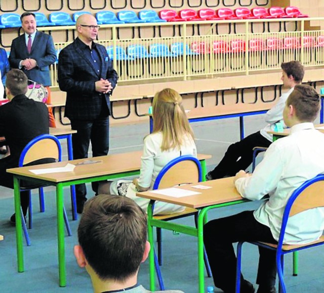 Likwidacja gimnazjów w powiecie chodzieskim: Jak będą funkcjonować nasze szkoły po reformie?