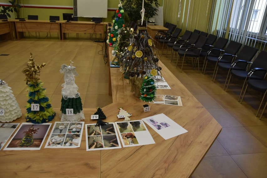 Najpiękniejsze choinki w powiecie łaskim. Konkurs plastyczny „Choinka – symbol Świąt Bożego Narodzenia”