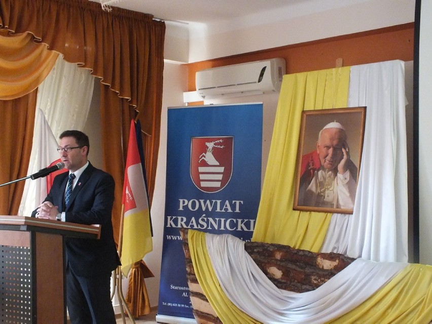 W Kraśniku zorganizowano konferencję naukową poświęconą Janowi Pawłowi II ZDJĘCIA