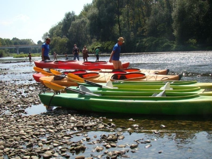 Oświęcim, niedziela, 21 sierpnia, tzw. plaża na Bulwarach...