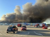 Pożar Marywilskiej 44 w Warszawie. Centrum handlowe spłonęło doszczętnie. Tak przebiegała akcja strażaków