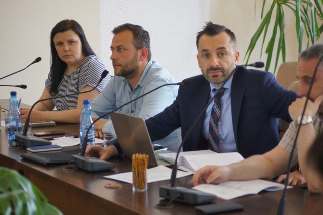 Powiat radomszczański: O drogach i rekreacji wodnej podczas komisji rozwoju