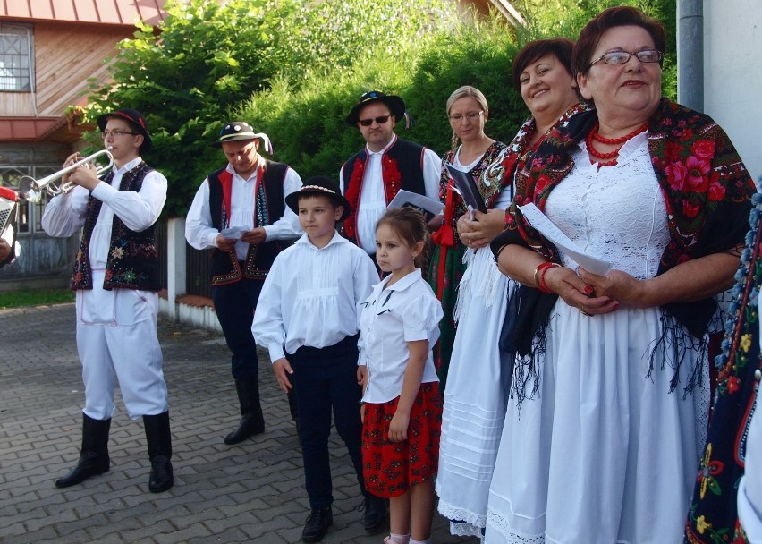 Odkryj Beskid Wyspowy. Pokonali Śnieżnicę i zaśpiewali „Remedium” Maryli Rodowicz [ZDJĘCIA]