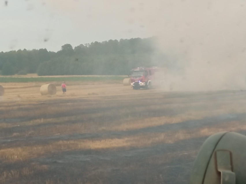 W pożarze spłonął ciągnik w Niedośpielinie (gm. Wielgomłyny). Ruszyła zbiórka na kupno nowego