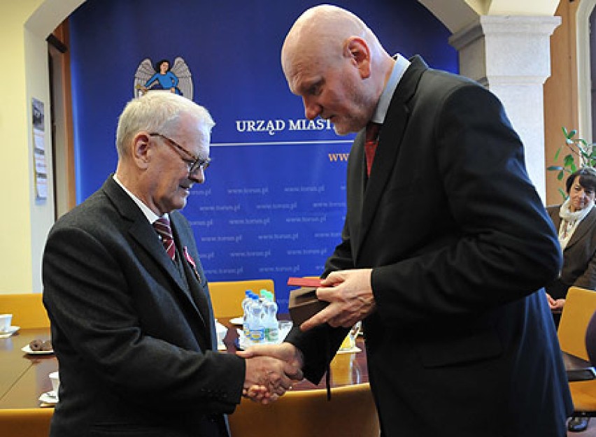 Toruń: Andrzej Lewandowski z medalem