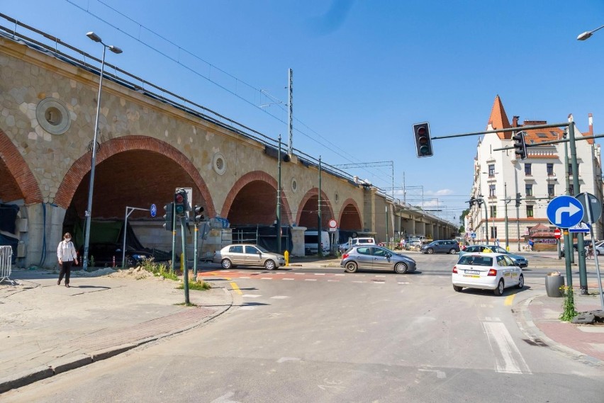 Kraków. Niekończące się problemy z przebudową wiaduktu nad ul. Grzegórzecką [ZDJĘCIA]