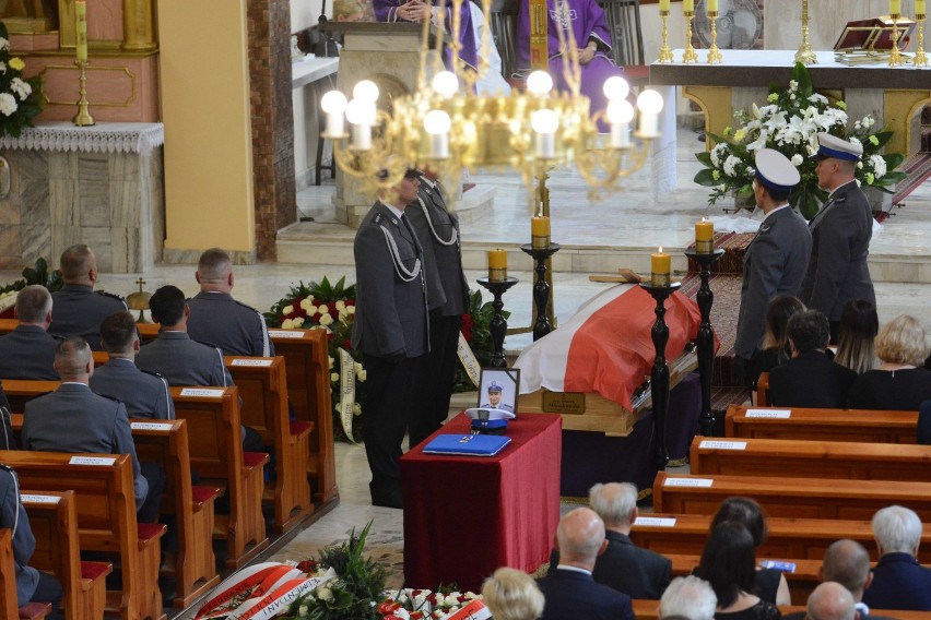 Asp. Marek Mieczkowski, tragicznie zmarły policjant, został pochowany w Grudziądzu [zdjęcia]