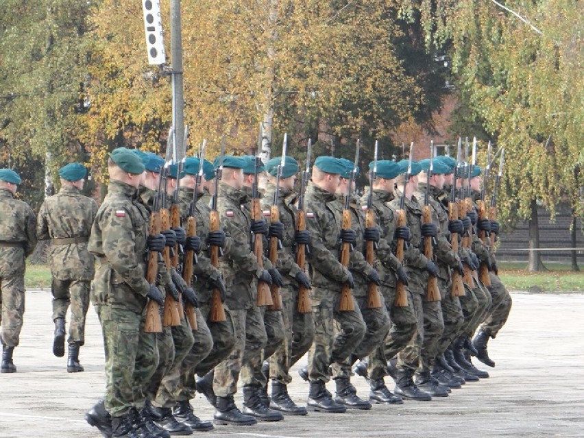 Będzie świadczenie za długoletnią służbę w policji, straży granicznej, dla strażaków i żołnierzy