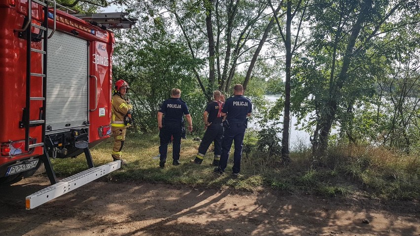 Leszno. Tragedia w Zaborowie. Mężczyzna utonął w zbiorniku byłej żwirowni. Od lat obowiązuje tam zakaz kąpieli [ZDJĘCIA]