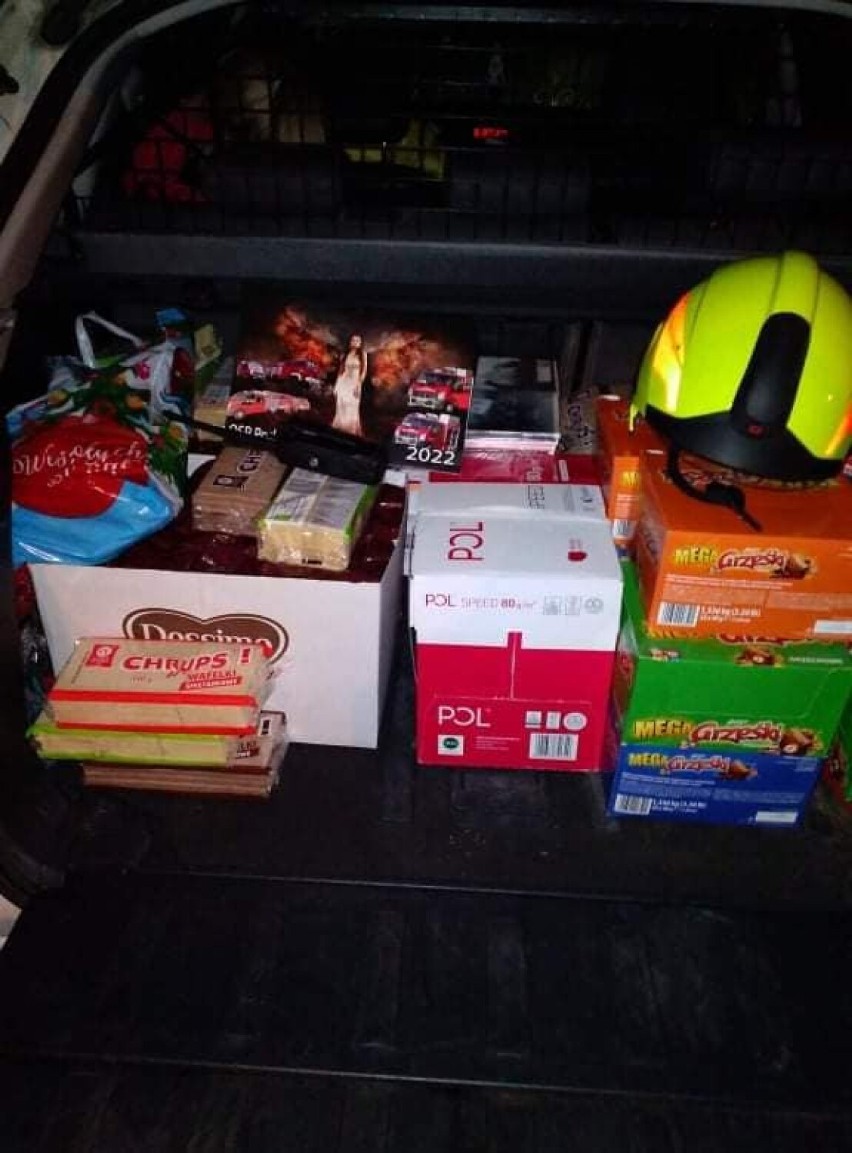 Strażacy z Podrzewia ponownie z darami dla "Betlejemki" [FOTO]
