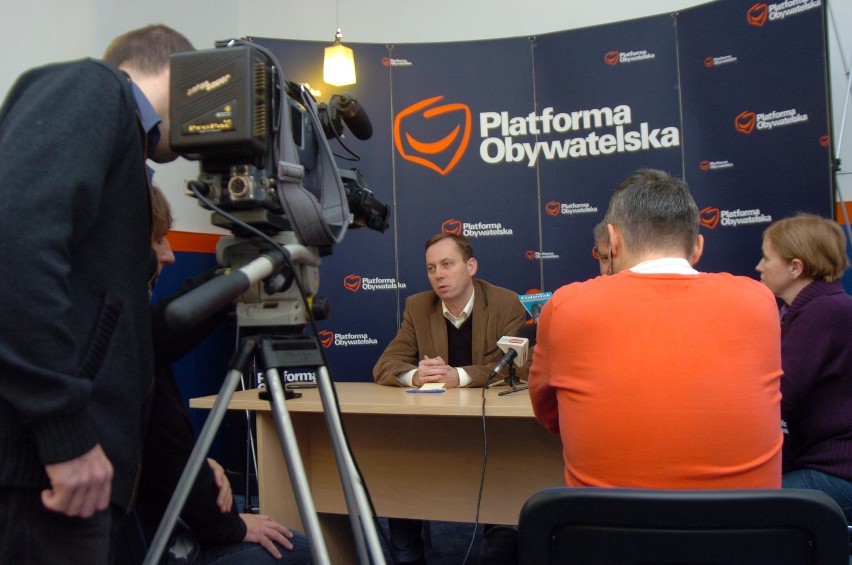 Ring w Słupsku: Członkowie Platformy Obywatelskiej zwołali konferencje ws. budowy ringu [FOTO+FILM]
