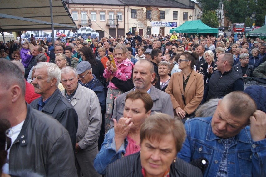 Dożynki Gminno-Parafialne 2022 w Przedborzu z zespołem Bayer...