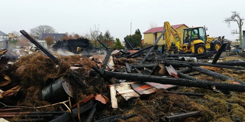 Nocny pożar stodoły w Przytorze. Zginęło około około 40 kur i 30 królików