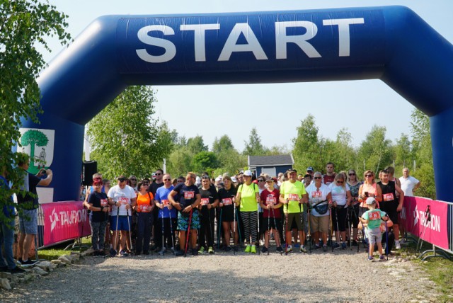 W Jaworznie odbył się kolejny rajd Nordic Walking. Miłośnicy kijków mieli do pokonania
6 lub 9 km. 

Zobacz kolejne zdjęcia. Przesuń w prawo - wciśnij strzałkę lub przycisk NASTĘPNE