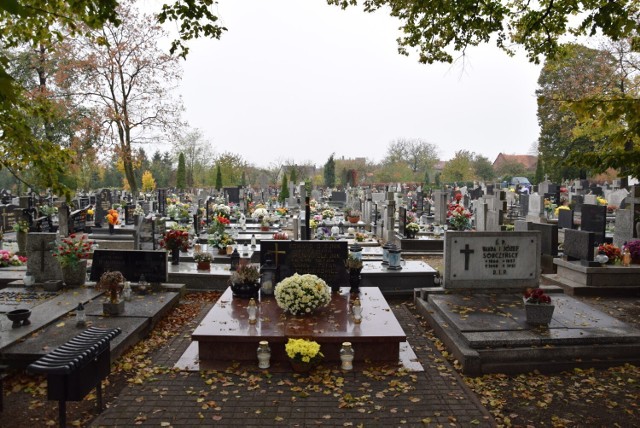 Wszystkich Świętych 2023 w Pleszewie. Jak będzie wyglądać organizacja ruchu przy cmentarzu w Pleszewie?
