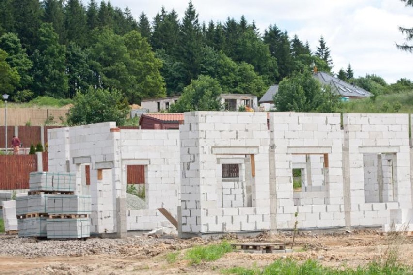 Pierwsze domki powstają w Boguszowie