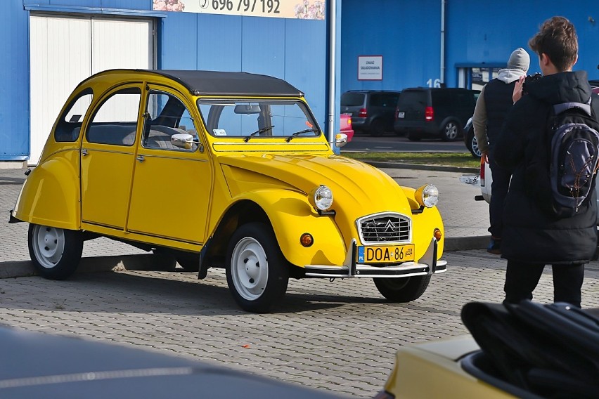 OldtimerbazaR. Piękne zabytkowe samochody i motocykle we Wrocławiu [ZDJĘCIA] 