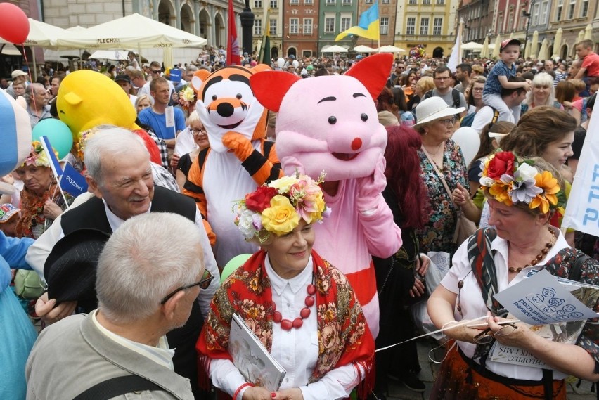 O godz. 12, tuż po tradycyjnym pokazie koziołków barwny...