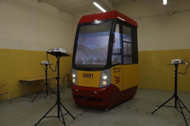 Spółka MPK Łódź zaprezentowała symulator jazdy tramwajem.