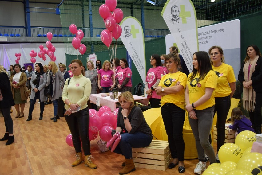 Setki skierniewiczanek wzięło udział w akcji promującej profilaktyczne badania piersi