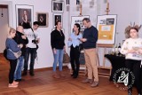 Wernisaż "Wystawy bez tytułu" w Podziemnym Olkuszu. Fotografowie z powiatu olkuskiego zaprezentowali swoje prace. Zobaczcie zdjęcia