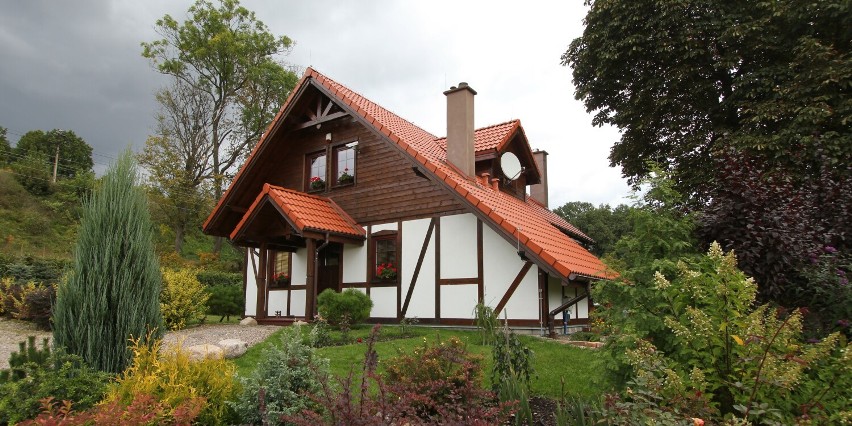 Marzy Ci się dom w harmonii z naturą? Poznaj zalety domów z drewna!