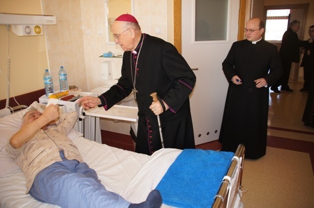 Biskup senior Bronisław Dembowski odwiedzi w sobotę chorych w kolskim szpitalu