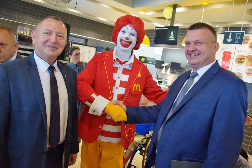 Otwarcie McDonald's w Sieradzu. Jest to 404. lokal tej sieci w Polsce (zdjęcia)