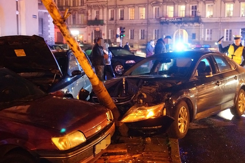 Wypadek u zbiegu ulic Warszawskiej i 3-go Maja w Kaliszu