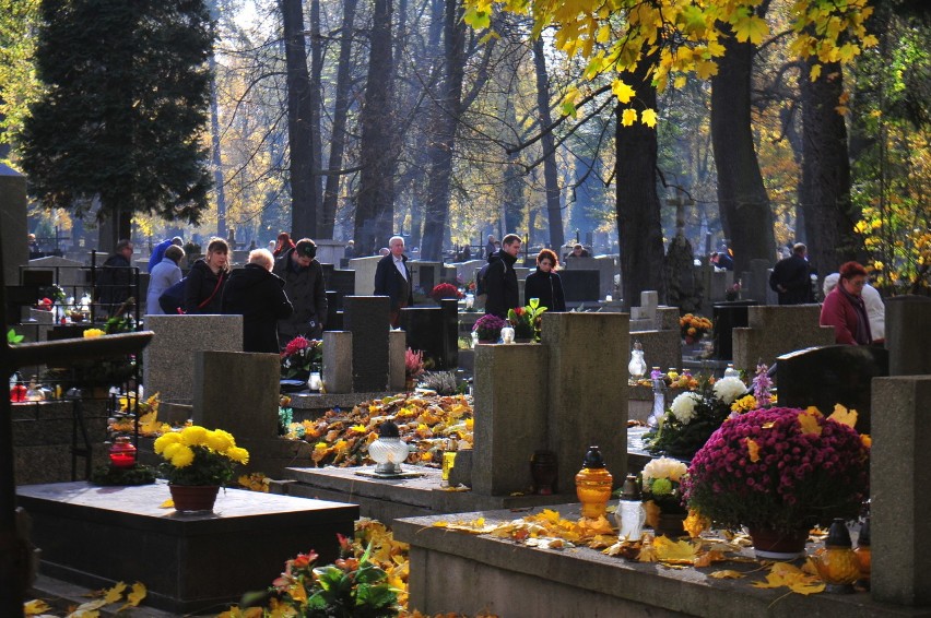 Wszystkich Świętych 2018 w Krakowie. Znane osobowości...