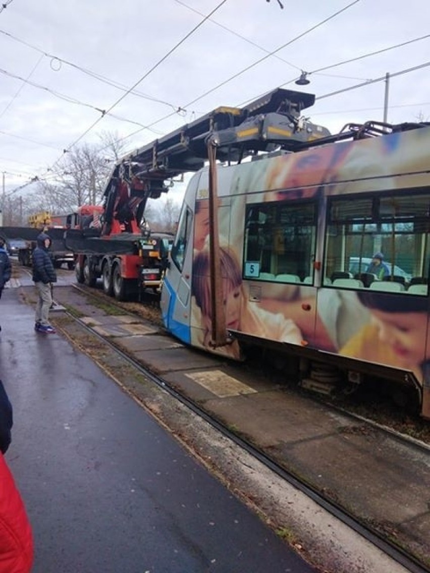 Wykoleił się tramwaj na Księżu Małym. Nie jeździ 3 i 5