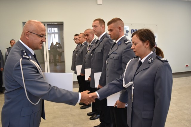 Awanse w śremskiej komendzie. Kilkoro mundurowych otrzymało mianowania na wyższe stopnie służbowe