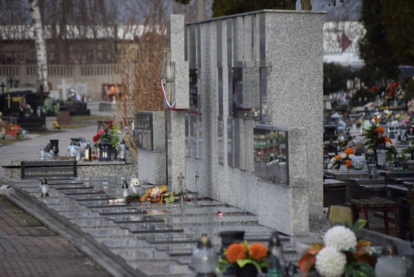 Cmentarz Parafialny w Sieradzu po przejściu nawałnicy