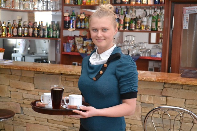 Natalia Gierszewska - kelnerka w Restauracji Wirax w Tuchomiu