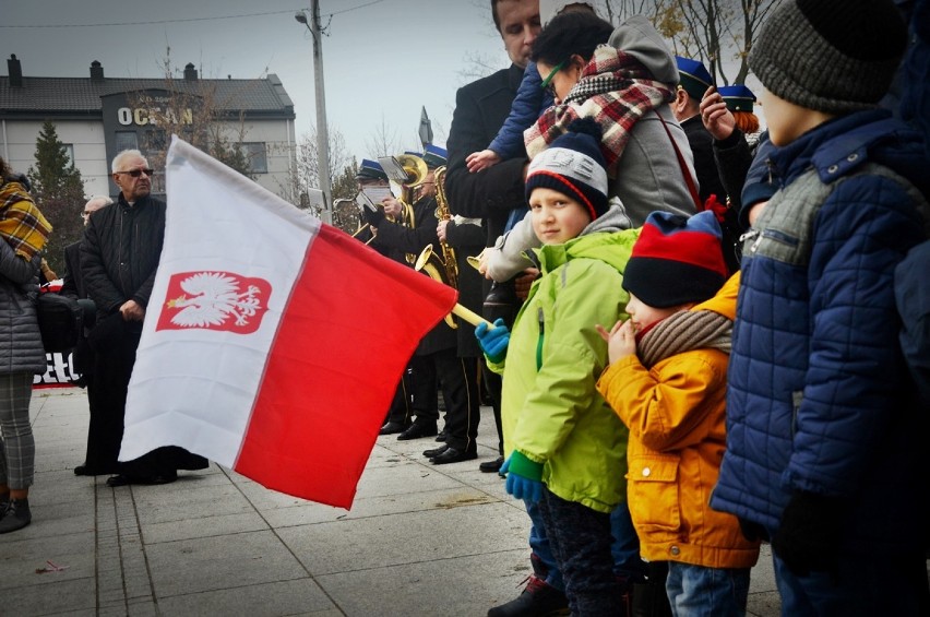 Święto Niepodległości w Bełchatowie. Uroczystości pod pomnikiem Marszałka Józefa Piłsudskiego [ZDJĘCIA]