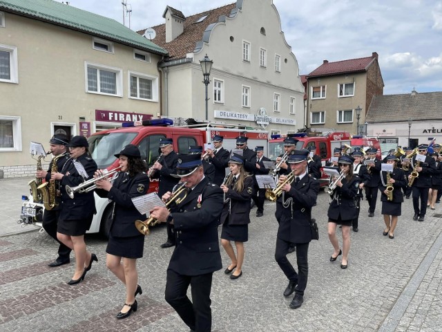 W miniony weekend (13 maja) odbyły się uroczystości jubileuszowe z okazji 110-lecia OSP Siewierz i 100-lecia Orkiestry Dętej OSP Siewierz

Zobacz kolejne zdjęcia/plansze. Przesuwaj zdjęcia w prawo naciśnij strzałkę lub przycisk NASTĘPNE