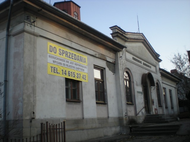 Sprzedaż zabytkowego obiektu od początku budzi spore kontrowersje. Starostwo zdania jednak nie zmienia